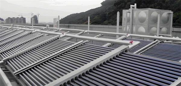 高端酒店控温的不二之选！空气能热泵系统！